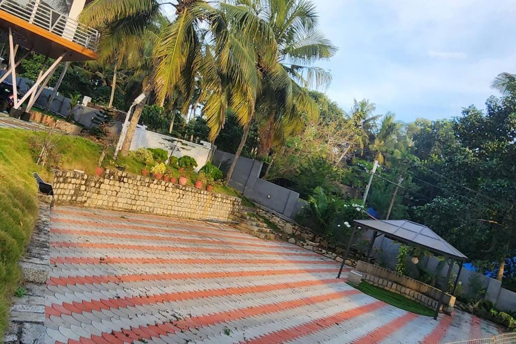 The Urban Getaway Villa Thiruvananthapuram Eksteriør bilde