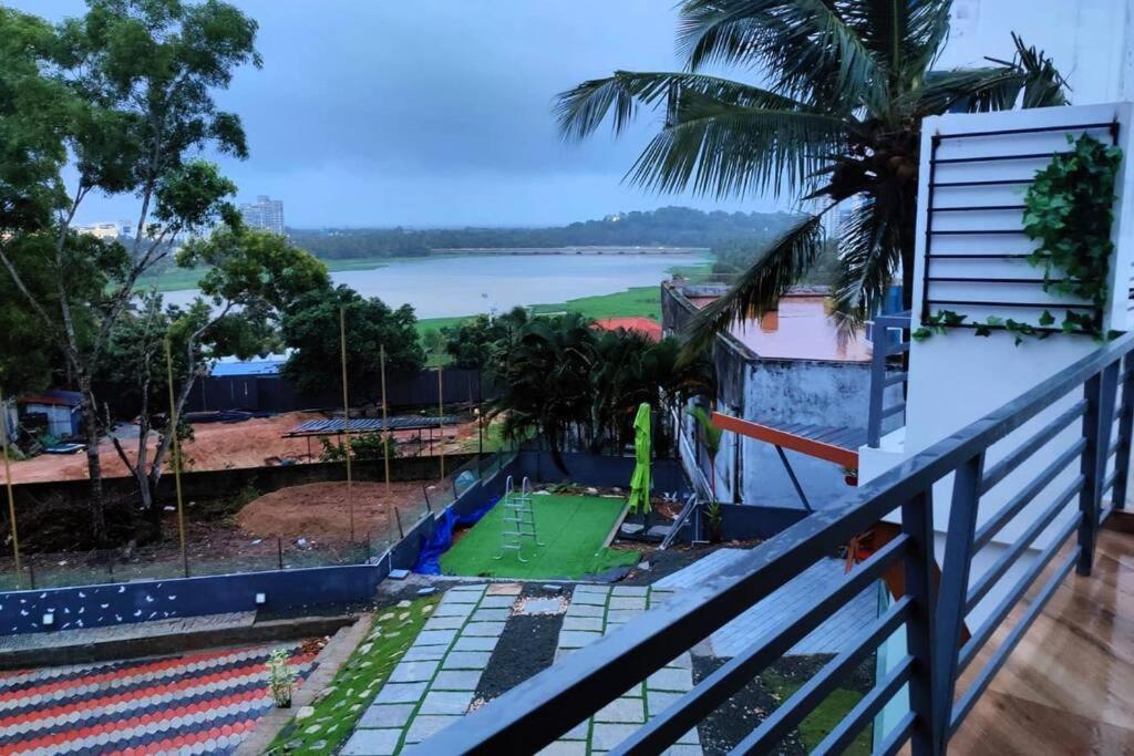 The Urban Getaway Villa Thiruvananthapuram Eksteriør bilde