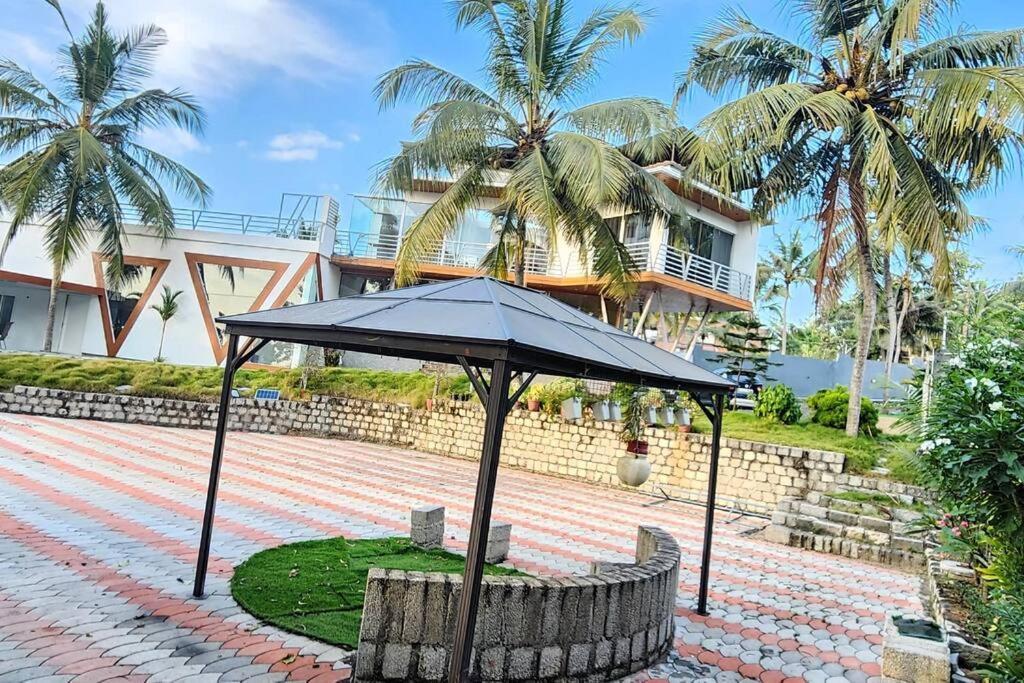The Urban Getaway Villa Thiruvananthapuram Eksteriør bilde